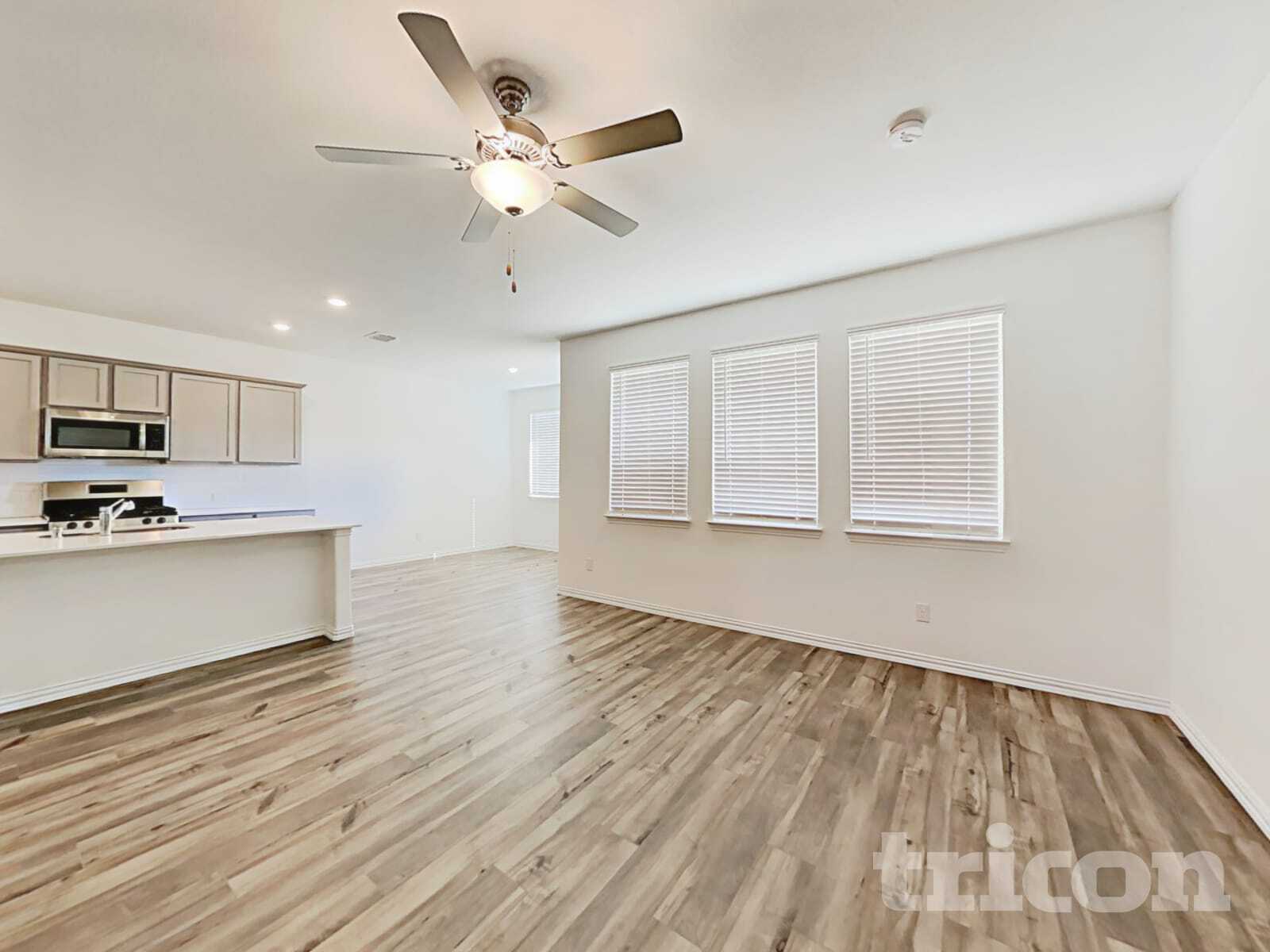 Building Photo - 5416 Montrose Dr