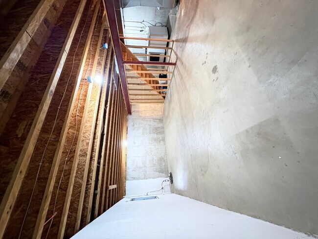 Building Photo - 1149 Alexandria Dr