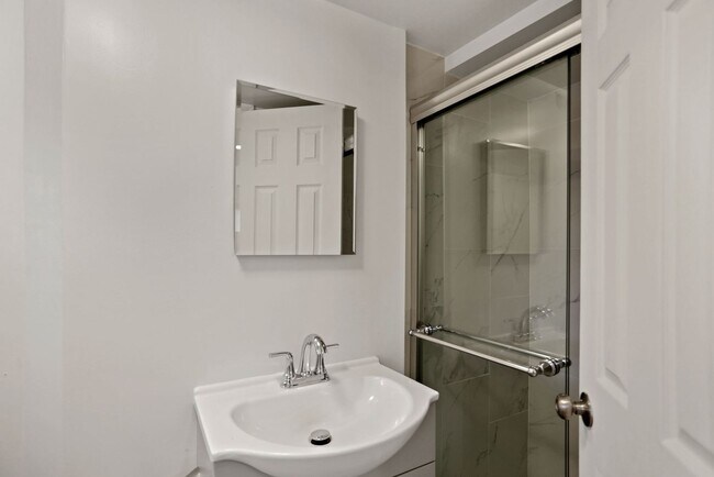 Building Photo - Stunning 3BR/2.5BA Home in Brookland – Available Now!