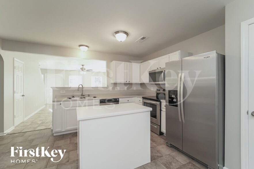 Building Photo - 11303 Joe Morrison Ln