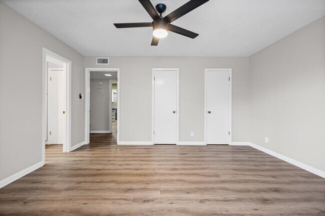 Building Photo - 1240 Barton Hills Dr