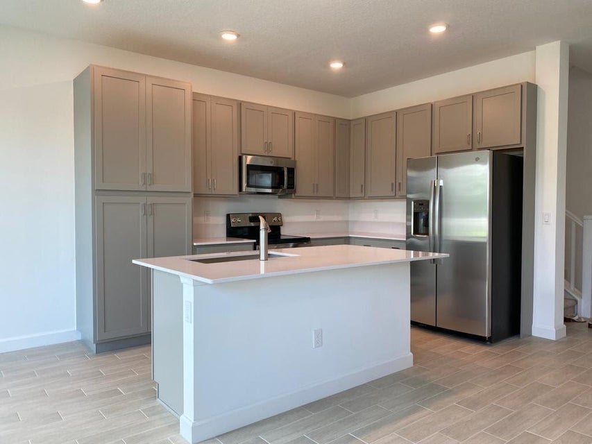 Building Photo - 4946 Navali Dr