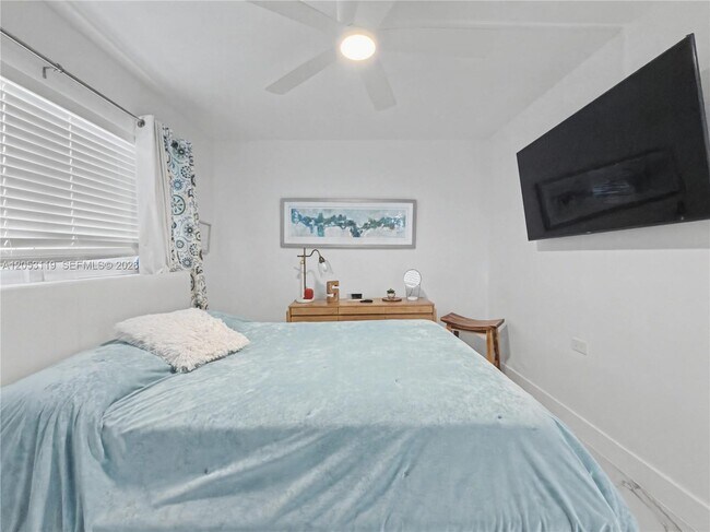 Building Photo - 5301 Ocean Terrace