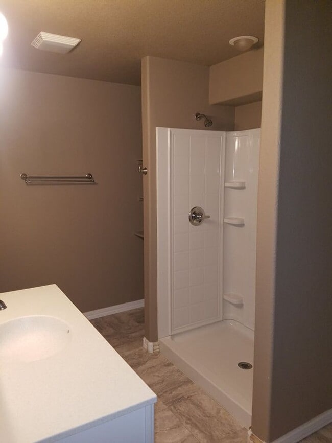 Building Photo - Beautiful Townhouse with Magnificent City Views.