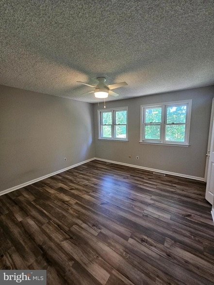Building Photo - 5424 Jenmatt Dr