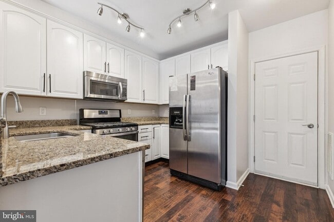 Building Photo - 15262 Torbay Way