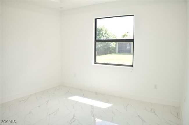 Building Photo - 3813 25th St SW