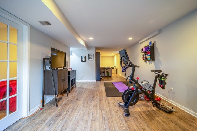 Building Photo - Stunningly Updated Home in Evergreen Meado...