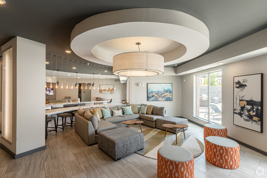 Interior Photo - Boulevard at Oakley Station I