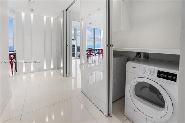 Building Photo - 6899 Collins Ave