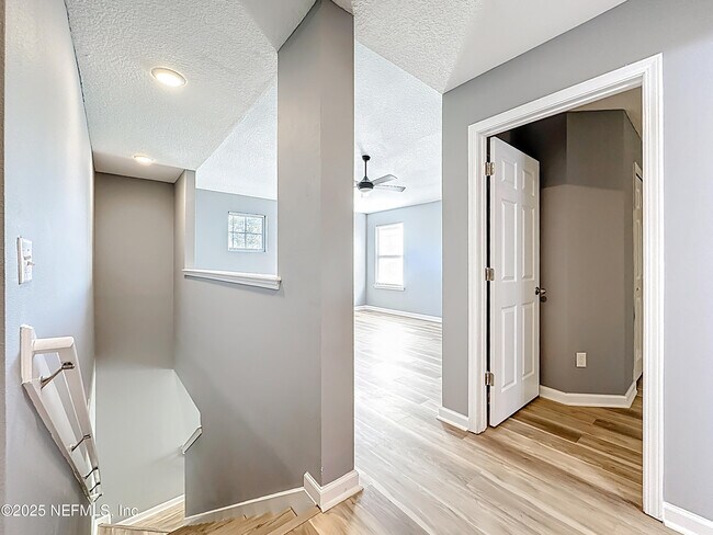Building Photo - 243 Buck Run Way