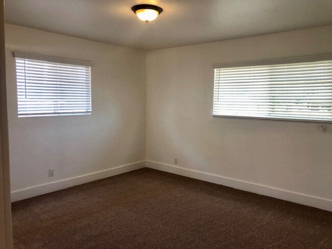 Building Photo - Nice 3 bed, 2 bath home in Carmichael