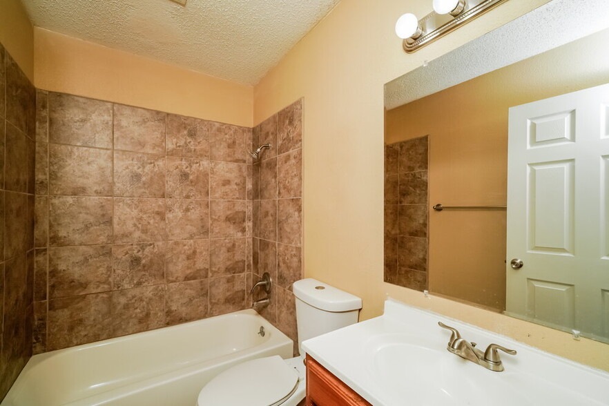 Building Photo - 7534 Rustic Trail