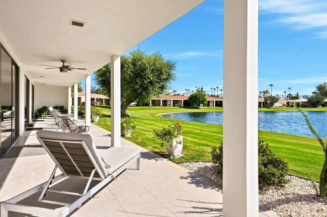 Building Photo - 78025 Lago Dr