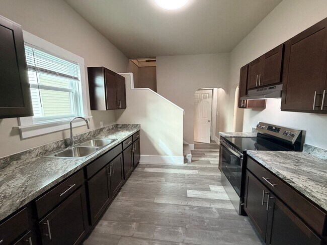 Building Photo - 2040 N 28th St