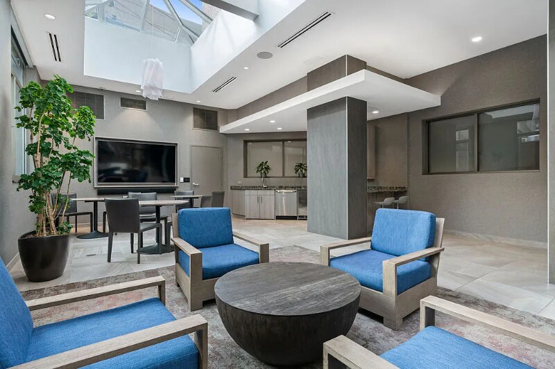 Building Photo - 1122 N Dearborn St