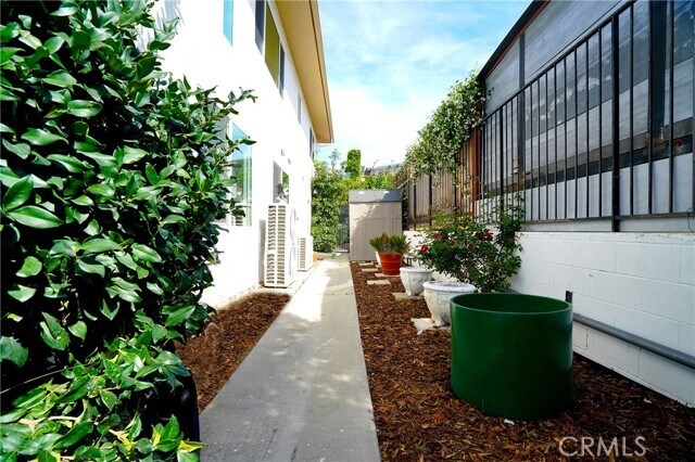 Building Photo - 5226 Los Diegos Way