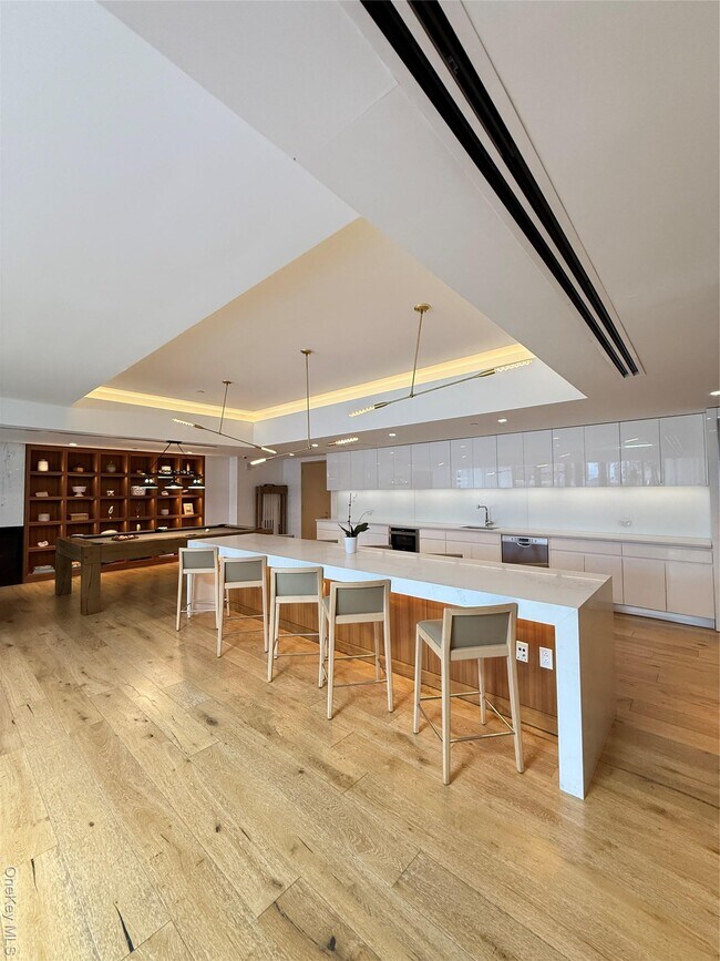 Building Photo - 138-35 39th Ave