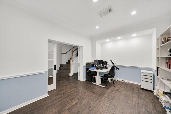 Building Photo - 5522 Brookhollow Oaks Trail