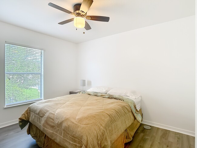 Building Photo - 9856 Ashburn Lake Dr