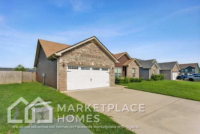 Building Photo - 702 Jim Brown Dr