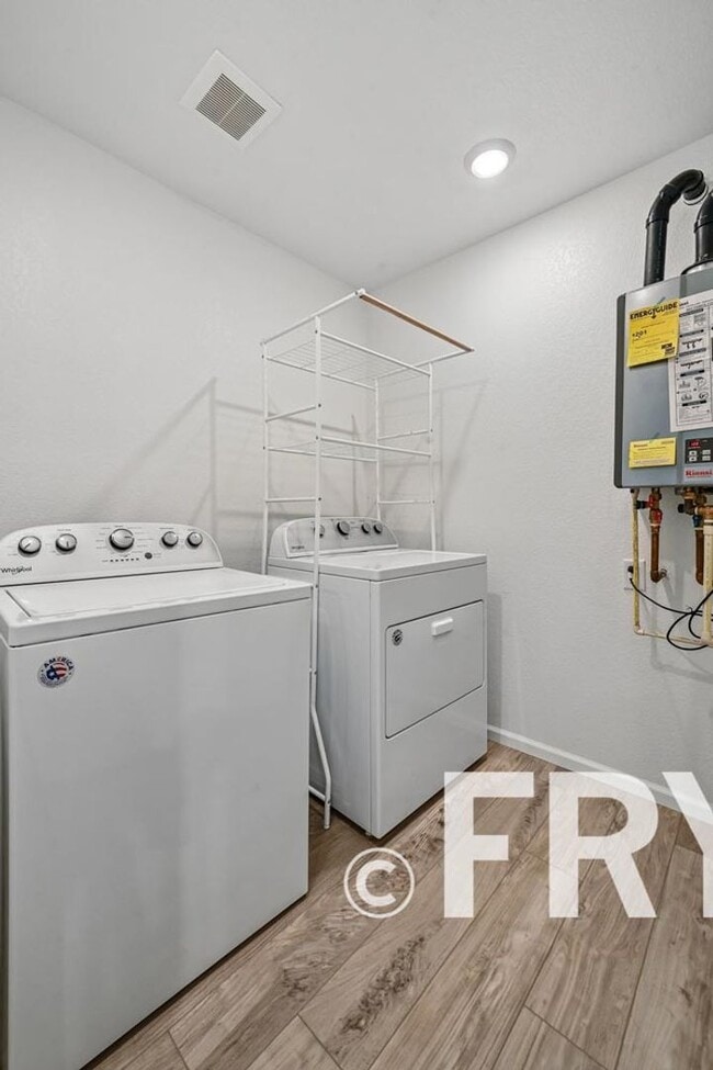 Building Photo - 3BR Home w/ Attached Garage + Easy Commute to Denver & DIA