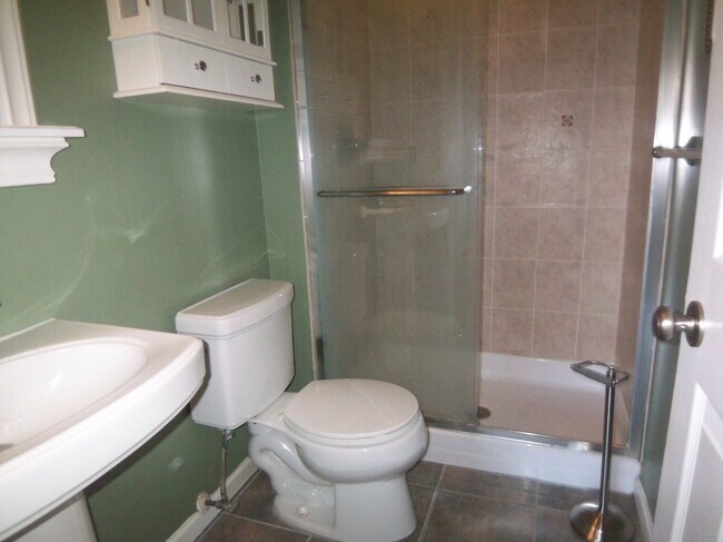 Building Photo - 314 Wildberry Ct