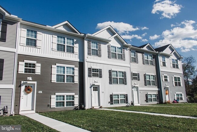 Building Photo - 76 Brookside Ave