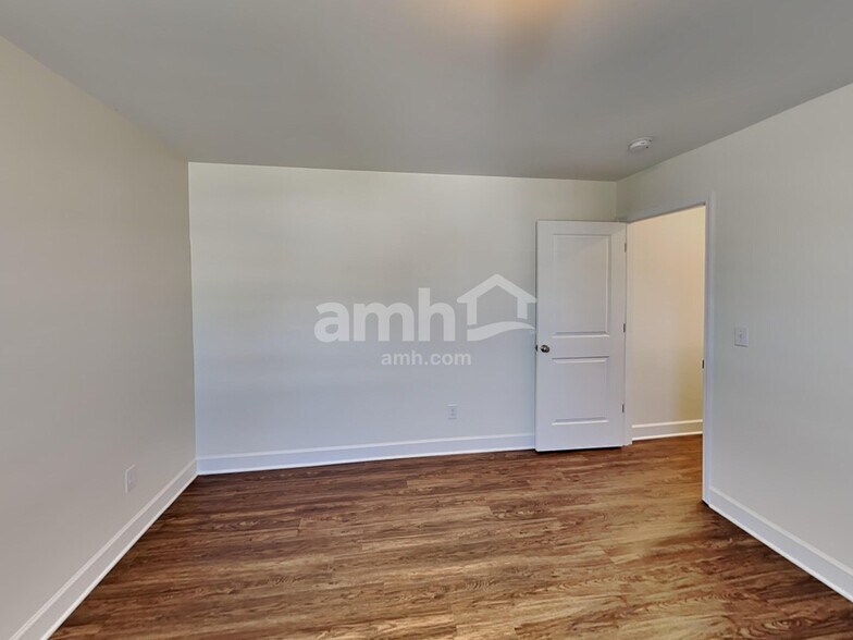 Building Photo - 4301 Spregan Way