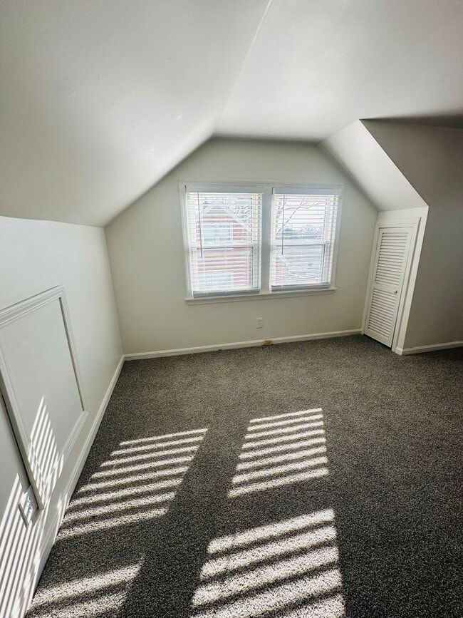 Building Photo - Spacious and stylish home in a prime Louisville location!-Ask about our Long-Term Leasing Specials!