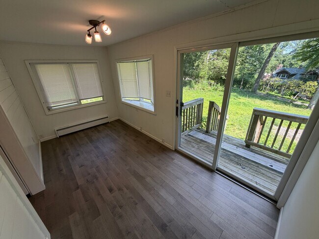 Building Photo - 2537 Brigadoon Ln
