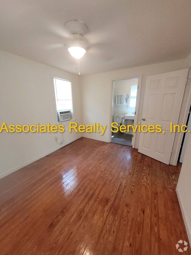Building Photo - Bevis- Gainesville Heights - 995