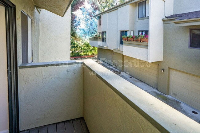 Building Photo - 3211 Caminito Eastbluff