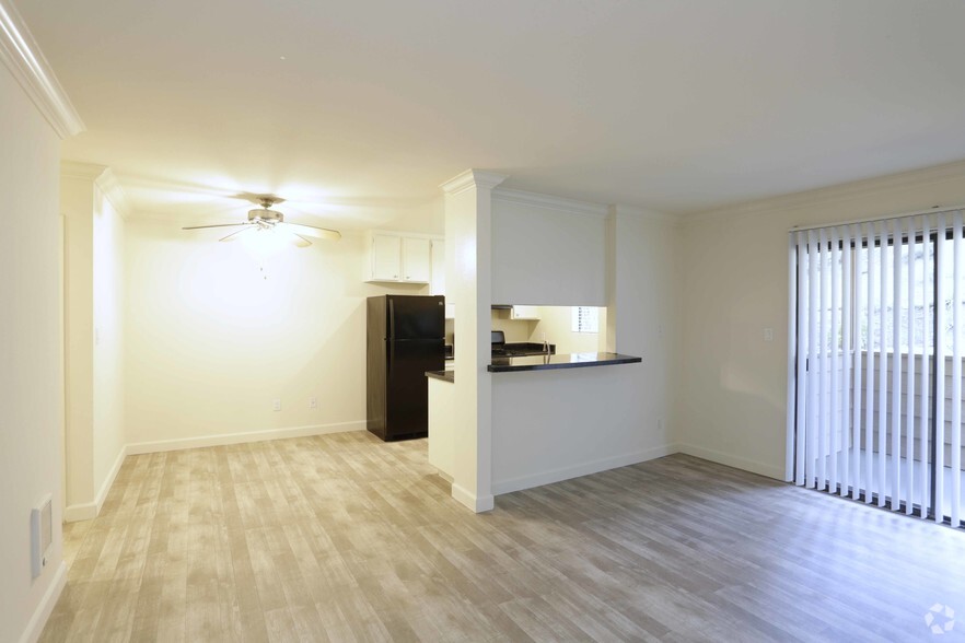 2 BR, 2 BA - 900 SF - Elan Quail Pointe