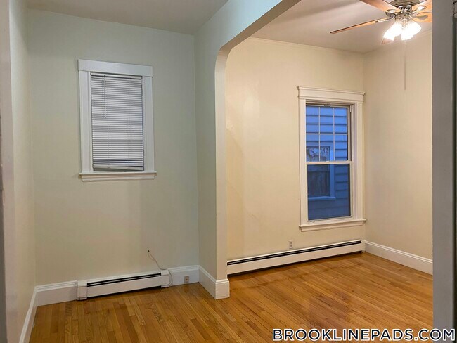 Building Photo - 38 Babcock St