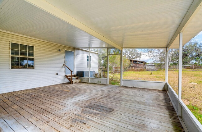 Building Photo - 6651 SE Co Rd 337