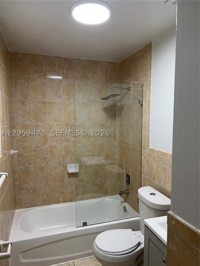 Building Photo - 645 W 68th St