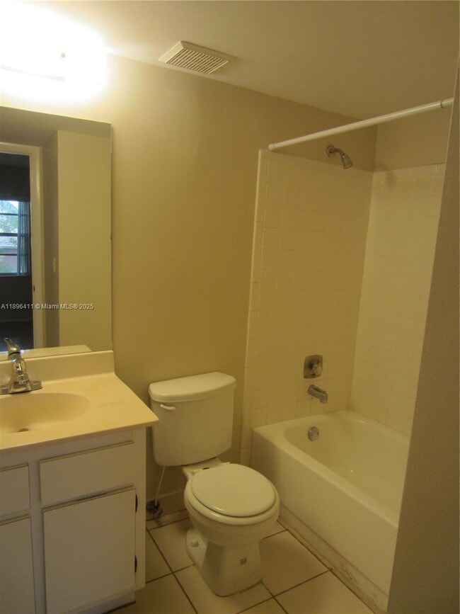 Building Photo - 10812 Royal Palm Blvd