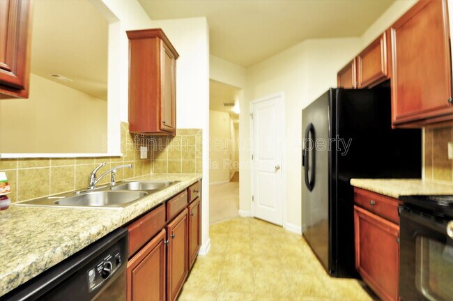 Building Photo - 2886 Ridgeview Dr