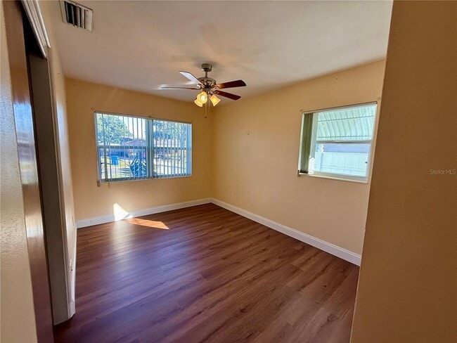 Building Photo - 6700 17th Ln N