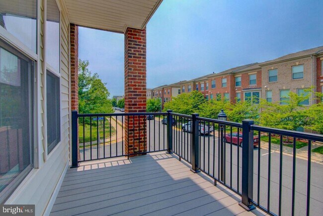 Building Photo - 42262 Knotty Oak Terrace