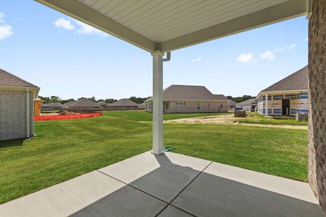 Building Photo - 320 Windemere Lp