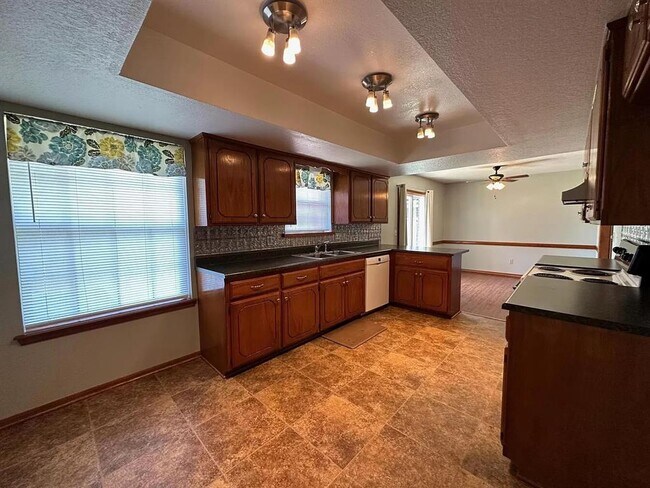 Building Photo - 512 Bonita Cir