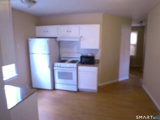 Building Photo - 13 Armstrong Pl