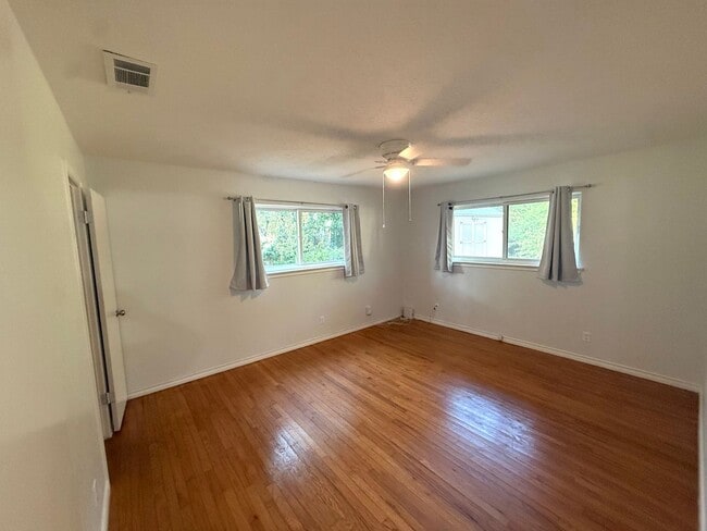 Building Photo - 835 Hill City Dr