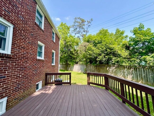 Building Photo - 4523 Gladwyne Dr