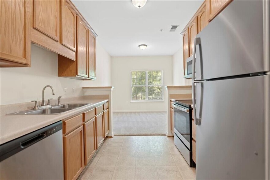 Building Photo - 3300 Dogwood Dr