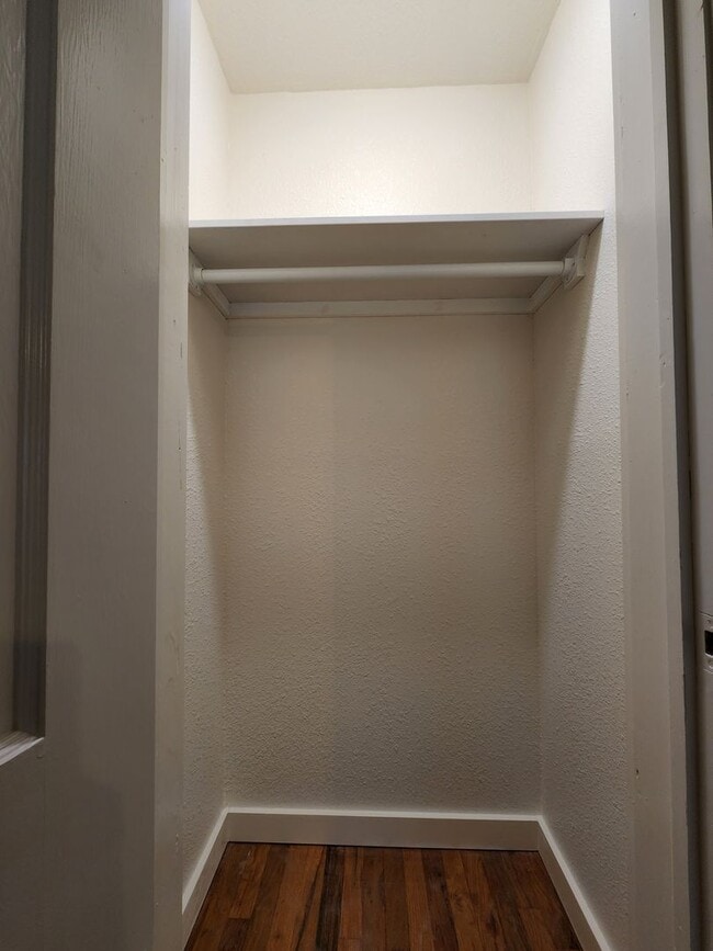 Building Photo - 1827 S Fredonia St