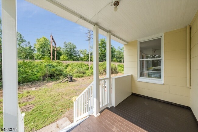 Building Photo - 37 Bowers Ln