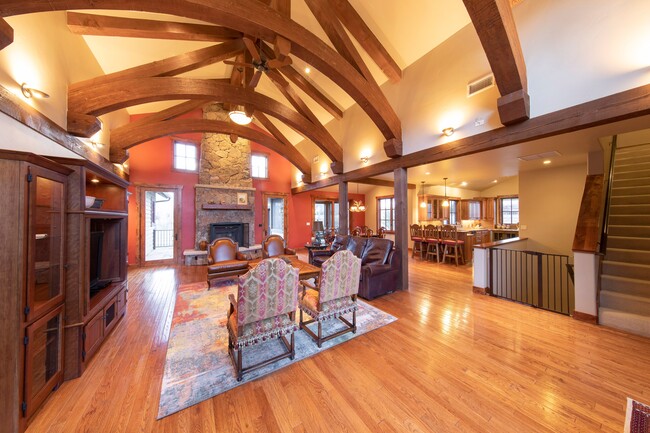 Building Photo - 1124 Heritage Dr